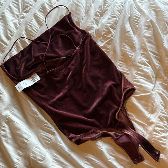 Pink velvet bodysuit - Picture 3 of 4